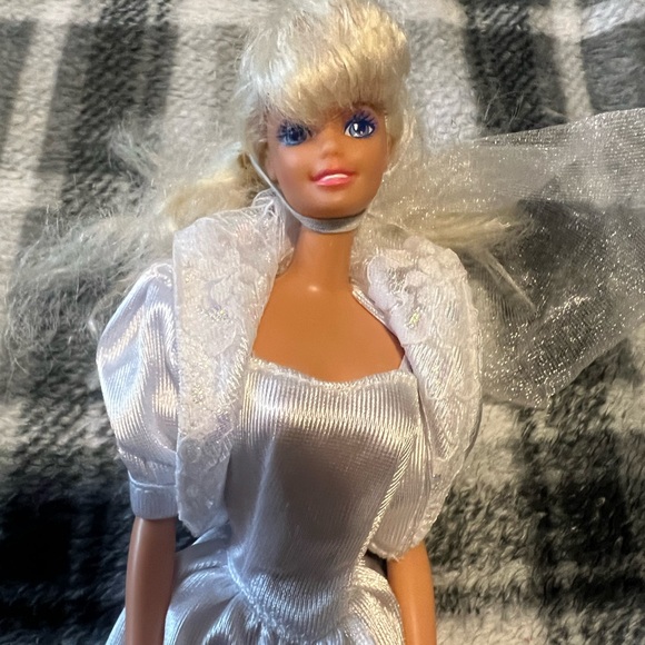 Robe Barbie Mattel En Satin - Modèle N°966 Vintage, Occasion, Pour Collection Ou Poupée